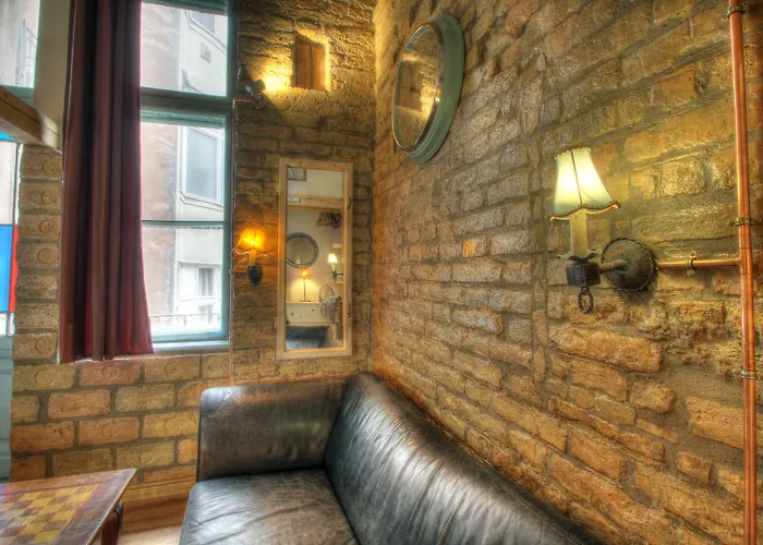 Lavender Circus Hostel, Doubles & Ensuites Budapeşte